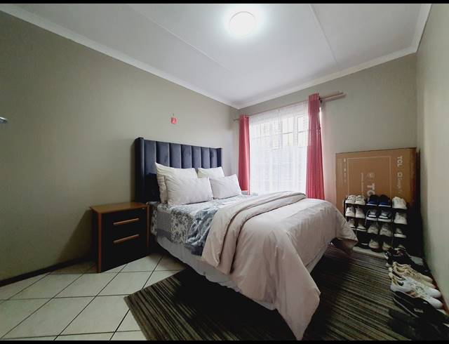 1 BEDROOM APARTMENT TO LET IN HALFWAY GARDENS